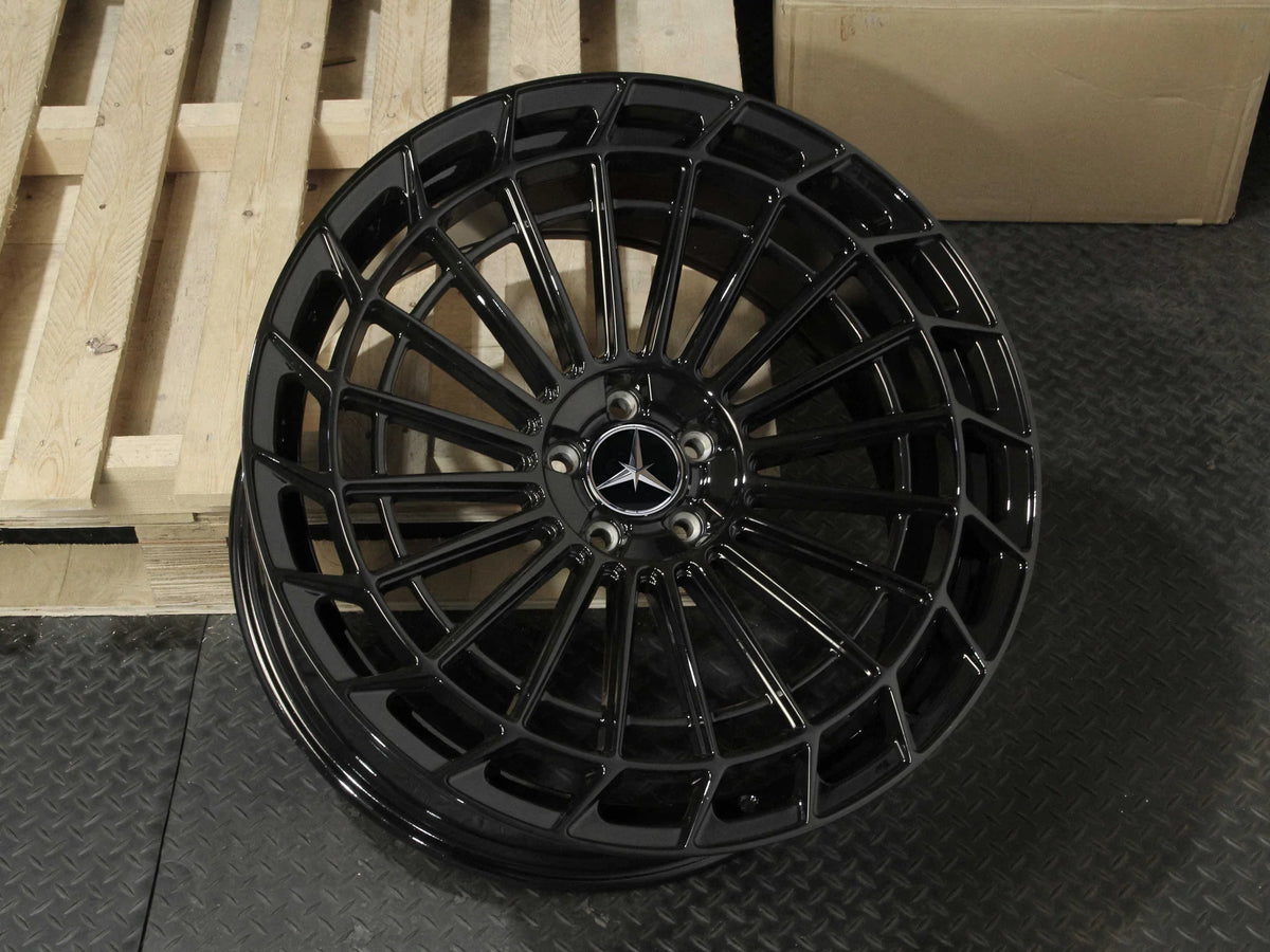 MC877 GLOSS BLACK